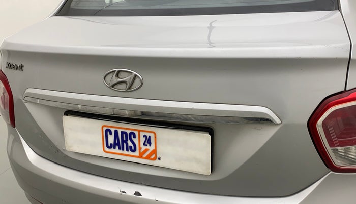 2014 Hyundai Xcent S (O) 1.2, CNG, Manual, 83,876 km, Dicky (Boot door) - Slightly dented