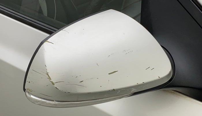 2014 Hyundai Xcent S (O) 1.2, CNG, Manual, 83,876 km, Right rear-view mirror - Indicator light has minor damage