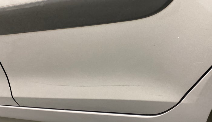 2014 Maruti Swift VXI, Petrol, Manual, 33,175 km, Rear left door - Minor scratches