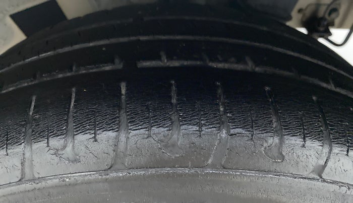 2015 Hyundai Grand i10 MAGNA 1.2 KAPPA VTVT, Petrol, Manual, 27,426 km, Left Rear Tyre Tread