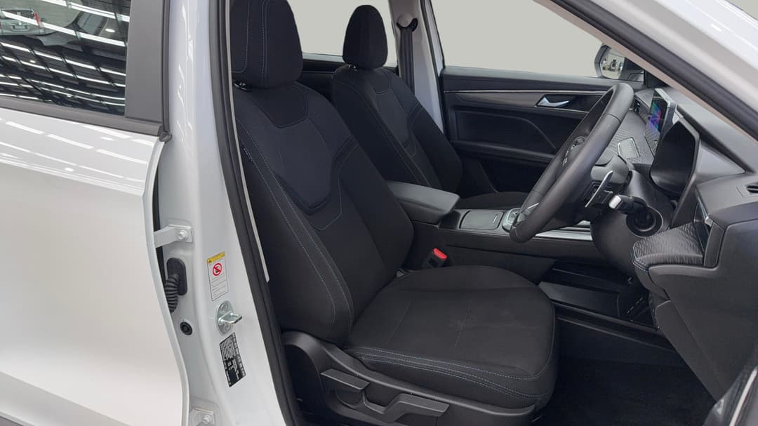 2025 GWM Haval Jolion Premium, Automatic, 26324 km, Right Side Front Door Cabin View