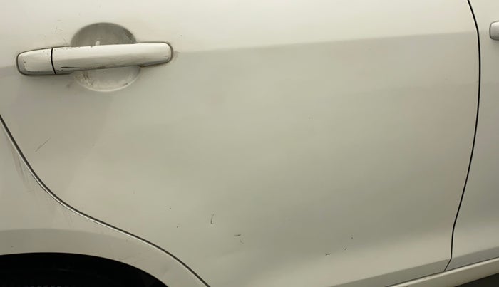 2017 Maruti Swift VXI O, Petrol, Manual, 97,031 km, Right rear door - Minor scratches