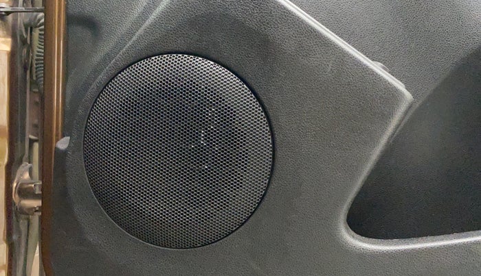 2017 Renault Duster RXS CVT, Petrol, Automatic, 80,423 km, Speaker