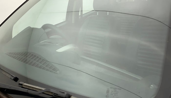 2017 Renault Duster RXS CVT, Petrol, Automatic, 80,423 km, Front windshield - Minor spot on windshield