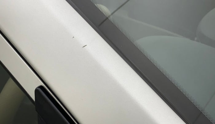 2017 Hyundai Grand i10 MAGNA 1.2 KAPPA VTVT, Petrol, Manual, 32,563 km, Right A pillar - Minor scratches