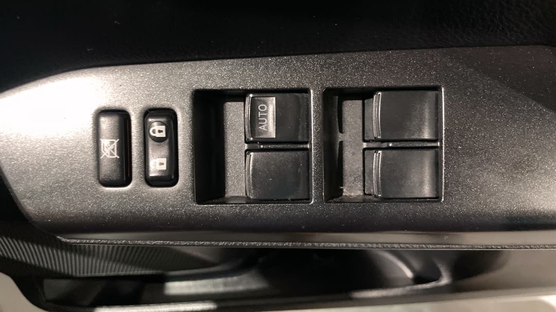 2016 Toyota RAV4 Gx (2WD), Automatic, 151540 km, Drivers Side Door Panel Controls