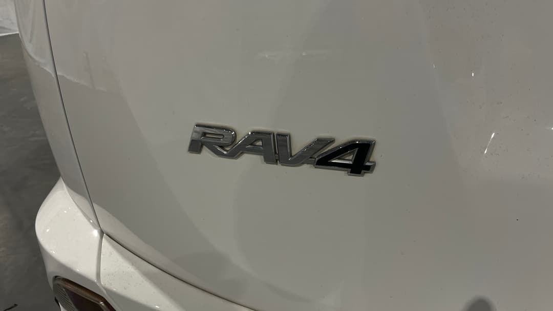 2016 Toyota RAV4 Gx (2WD), Automatic, 151540 km, Badge (Boot Left Side)
