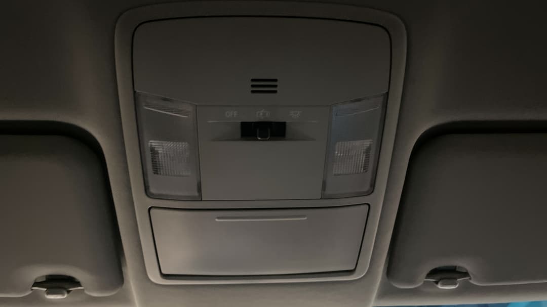 2016 Toyota RAV4 Gx (2WD), Automatic, 151540 km, On-Roof Controls/Sunglass holder