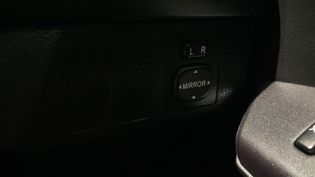 2016 Toyota RAV4 Gx (2WD), Automatic, 151540 km, Utility Switches/Buttons