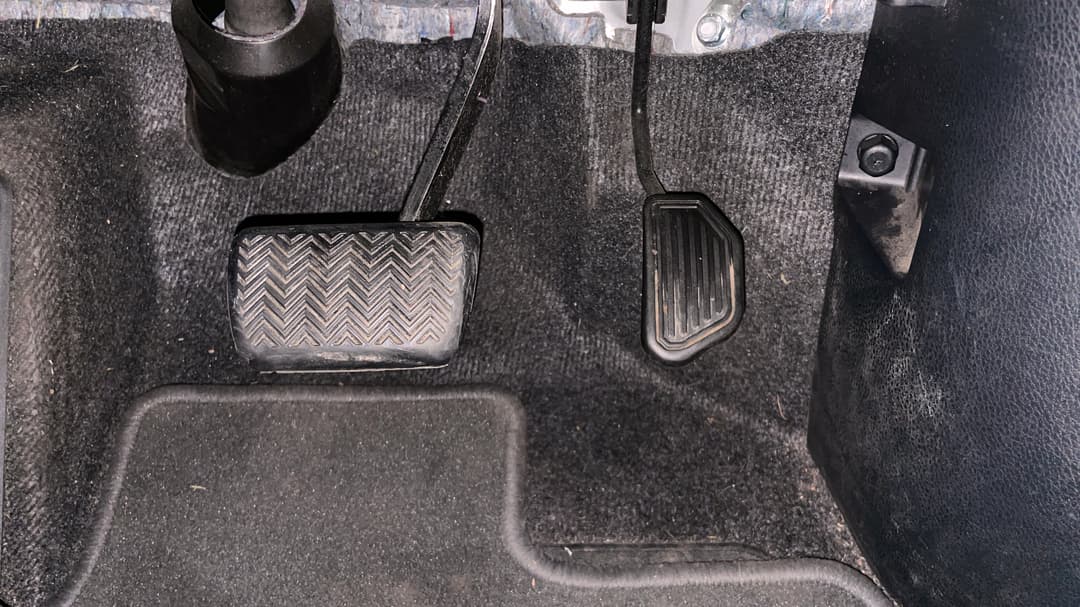 2016 Toyota RAV4 Gx (2WD), Automatic, 151540 km, Pedals and Footmat