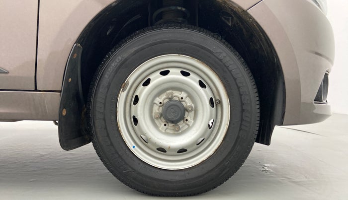 2018 Tata Tiago XE 1.2 REVOTRON, Petrol, Manual, 28,649 km, Right Front Wheel