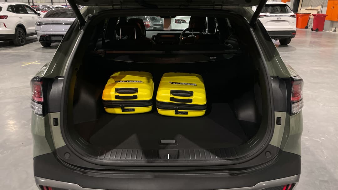 2023 Kia Sportage Sx+ (AWD), Automatic, 29975 km, Boot Inside View with Luggage