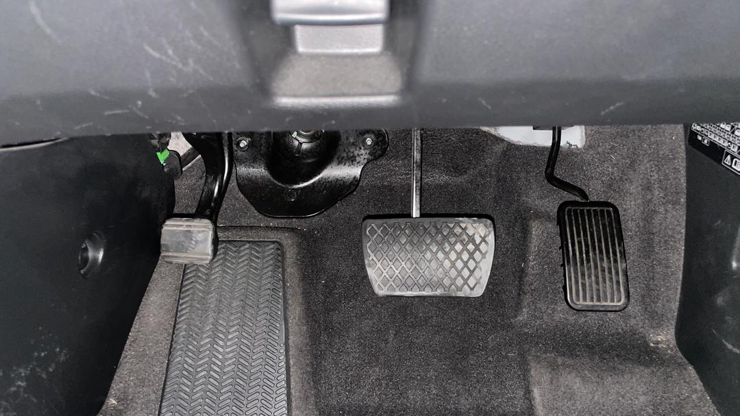 2015 Honda Odyssey Vti-l, Automatic, 112151 km, Pedals and Footmat