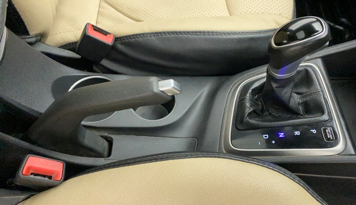 2018 Hyundai Verna 1.6 CRDI SX + AT, Diesel, Automatic, 73,815 km, Gear Lever