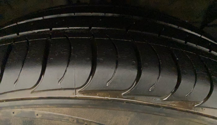 2022 KIA SELTOS HTK PLUS 1.5 IMT, Petrol, Manual, 15,485 km, Left Front Tyre Tread