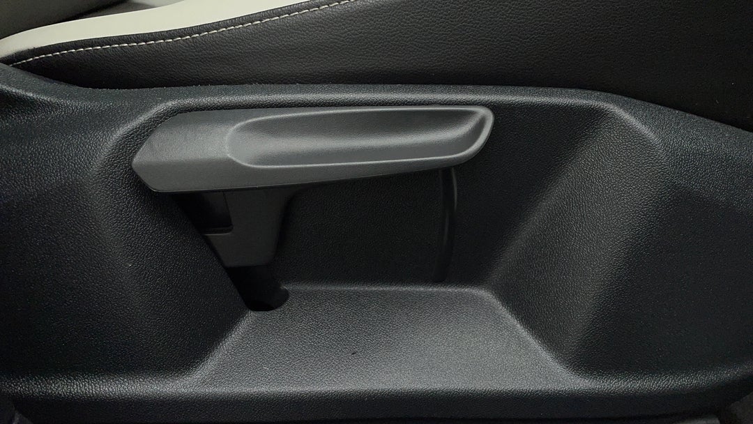 2021 Volkswagen T-roc 110tsi Style, Automatic, 69064 km, Drivers Side Adjustment Panel