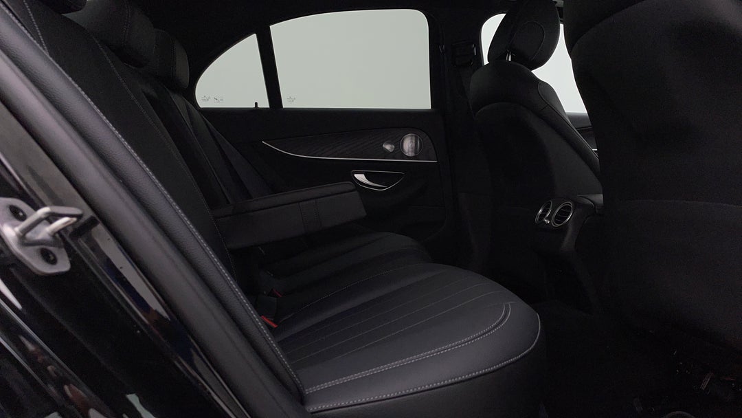 2019 Mercedes-benz E200 E200, Automatic, 47282 km, Right Side Rear Door Cabin View