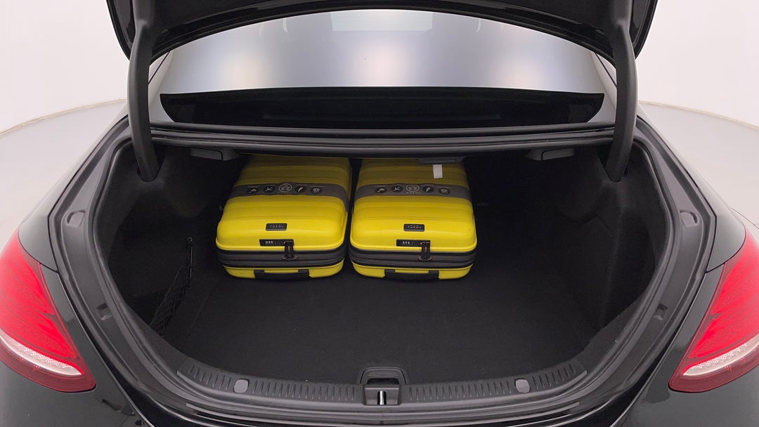 2019 Mercedes-benz E200 E200, Automatic, 47282 km, Boot Inside View with Luggage