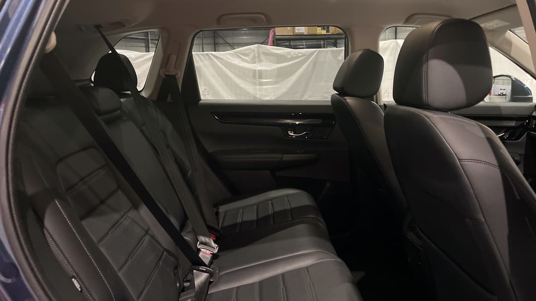 2024 Honda CR-V Vti L (AWD) 5 Seats, Automatic, 26954 km, Right Side Rear Door Cabin View