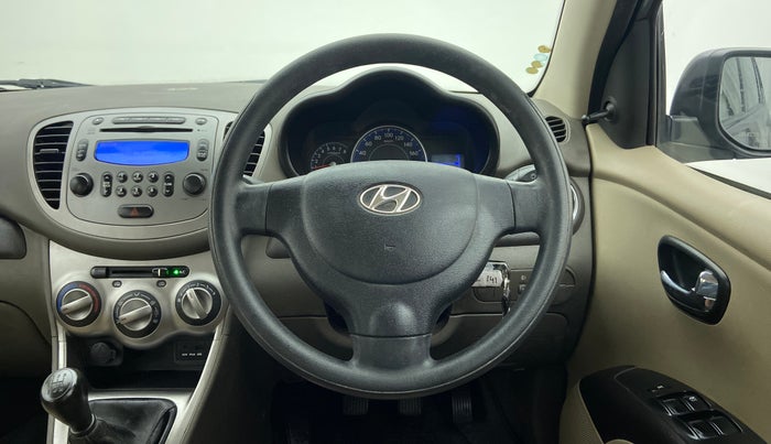 2015 Hyundai i10 SPORTZ 1.1 IRDE2, Petrol, Manual, 34,811 km, Steering Wheel Close Up