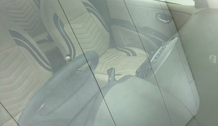 2015 Hyundai i10 SPORTZ 1.1 IRDE2, Petrol, Manual, 34,811 km, Front windshield - Minor spot on windshield