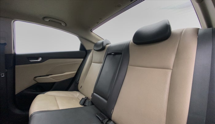2017 Hyundai Verna 1.6 SX VTVT AT (O), Petrol, Automatic, 29,635 km, Right Side Rear Door Cabin View