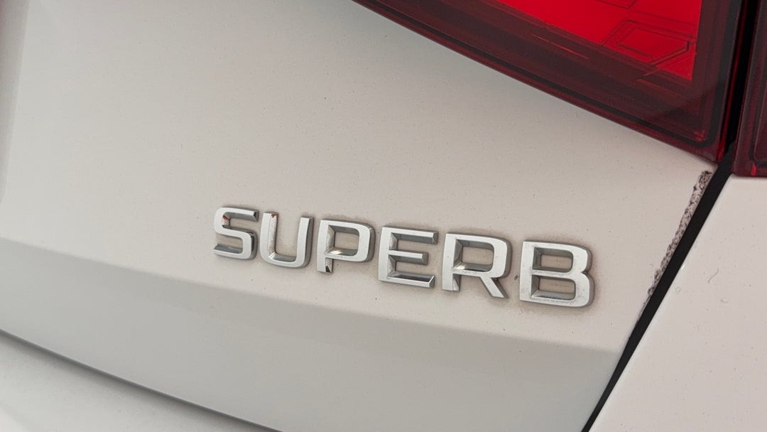 2018 SKODA Superb 162 Tsi, Automatic, 104075 km, Badge (Boot Right Side)