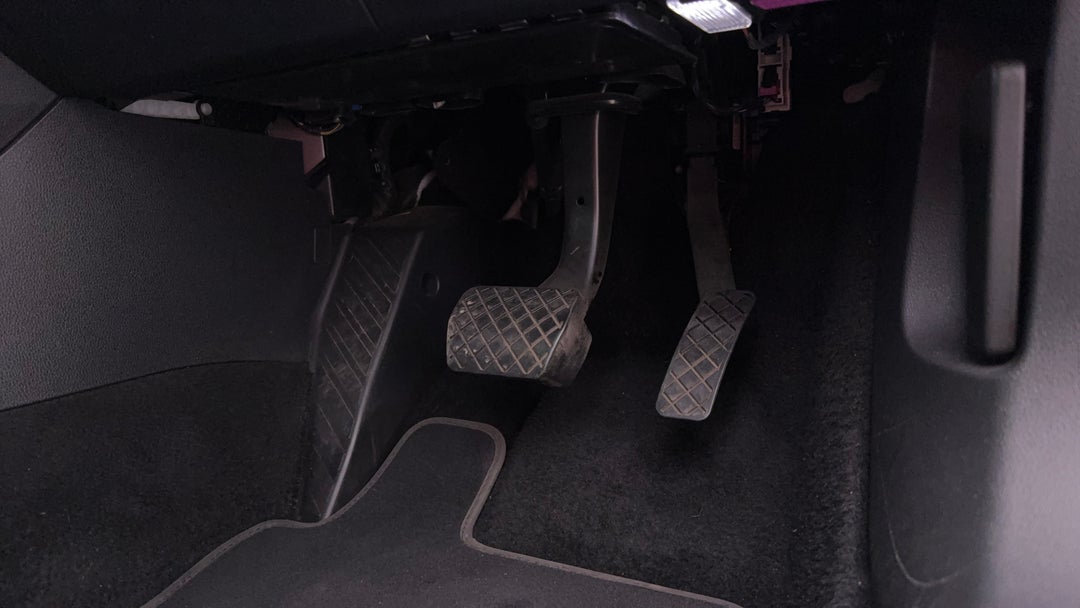 2018 SKODA Superb 162 Tsi, Automatic, 104075 km, Pedals and Footmat