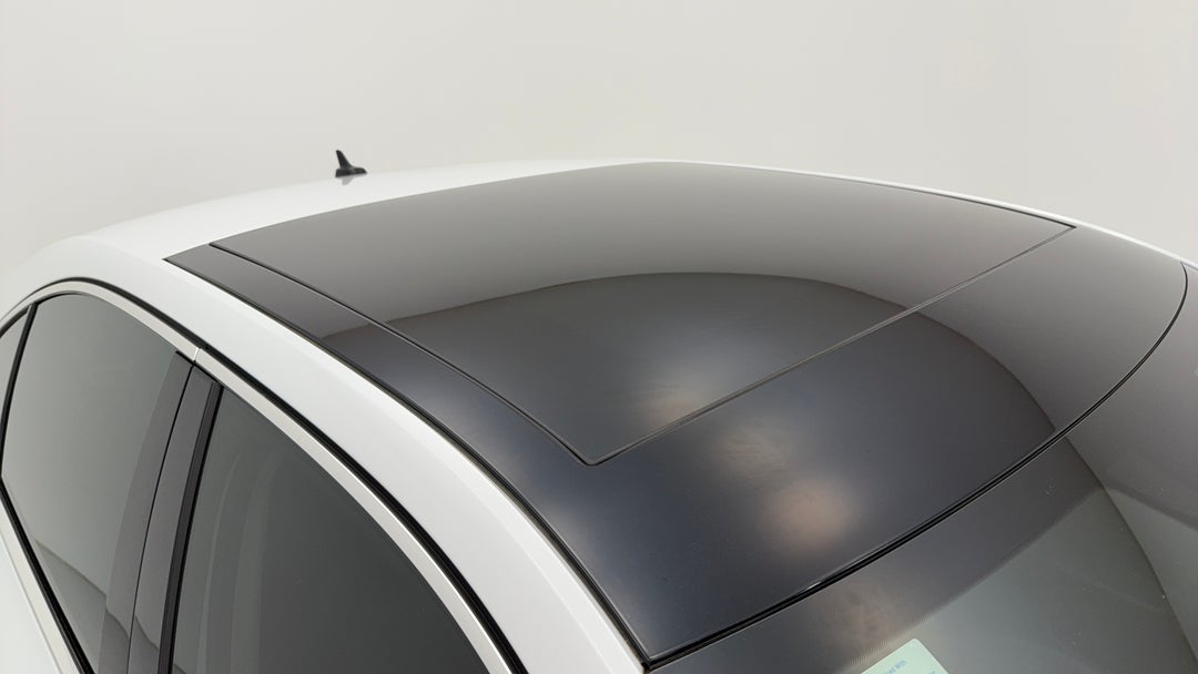 2018 SKODA Superb 162 Tsi, Automatic, 104075 km, Roof/Sunroof View