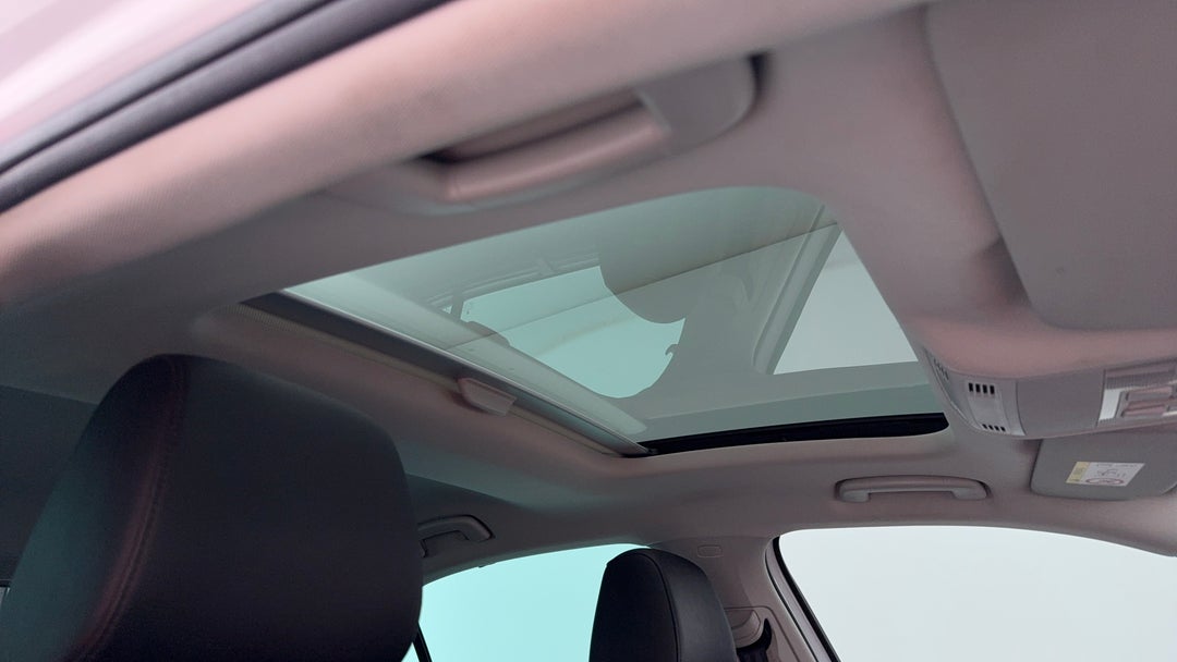 2018 SKODA Superb 162 Tsi, Automatic, 104075 km, Interior Sunroof/Moonroof