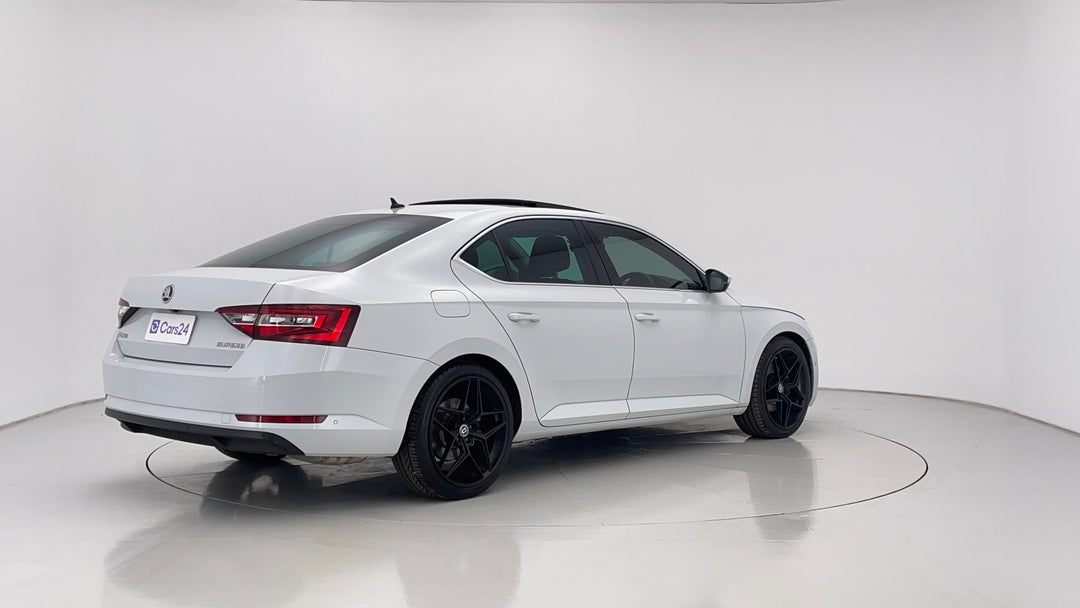 2018 SKODA Superb 162 Tsi, Automatic, 104075 km, Right Back Diagonal (45- Degree) View
