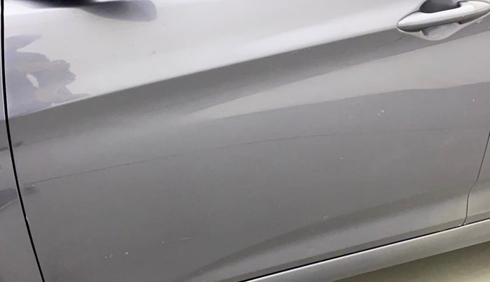 2014 Hyundai Verna FLUIDIC 1.6 VTVT SX, Petrol, Manual, 69,505 km, Front passenger door - Slightly dented