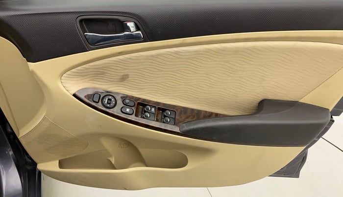 2014 Hyundai Verna FLUIDIC 1.6 VTVT SX, Petrol, Manual, 69,505 km, Driver Side Door Panels Control