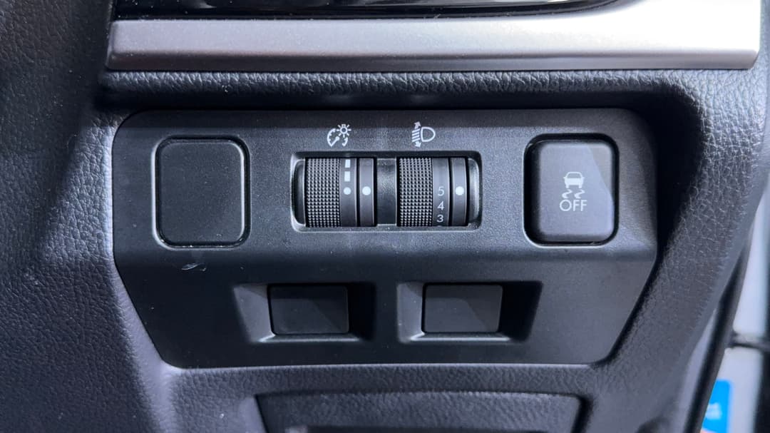 2018 Subaru Forester 2.5i-l, Automatic, 67410 km, Utility Switches/Buttons