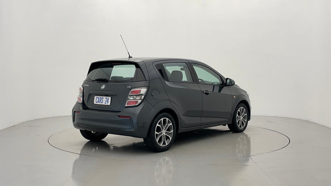 Right Back Diagonal (45- Degree) View