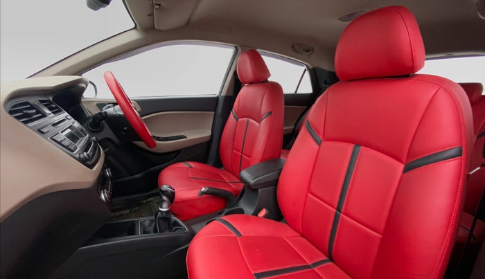 2015 Hyundai Elite i20 ASTA 1.4 CRDI, Diesel, Manual, 33,150 km, Right Side Front Door Cabin View