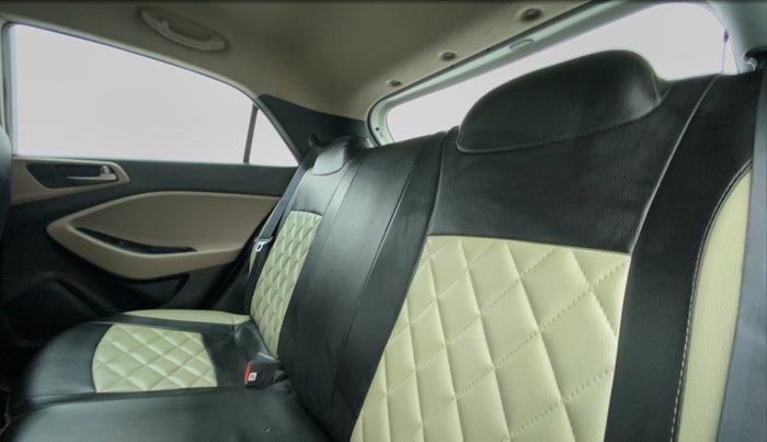 2017 Hyundai Elite i20 SPORTZ 1.2, Petrol, Manual, 85,352 km, Right Side Rear Door Cabin