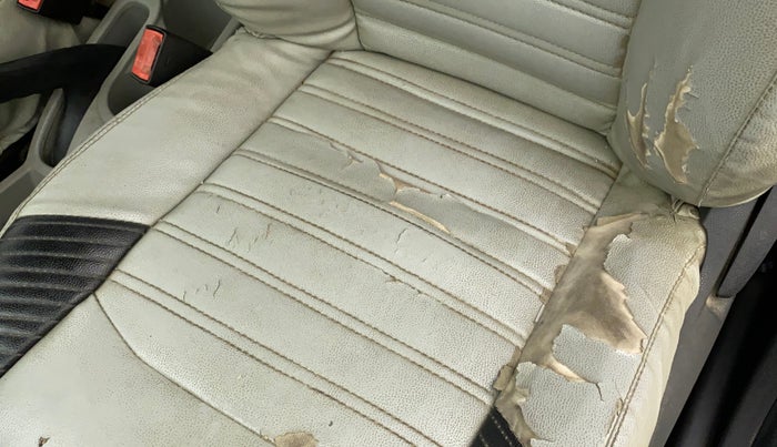 2016 Ford Ecosport TITANIUM 1.5L DIESEL, Diesel, Manual, 98,526 km, Front left seat (passenger seat) - Cover slightly torn