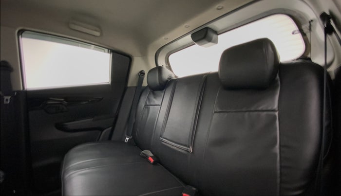 2018 Mahindra KUV 100 NXT K8 6 SEATER DUAL TONE, Petrol, Manual, 34,336 km, Right Side Rear Door Cabin View