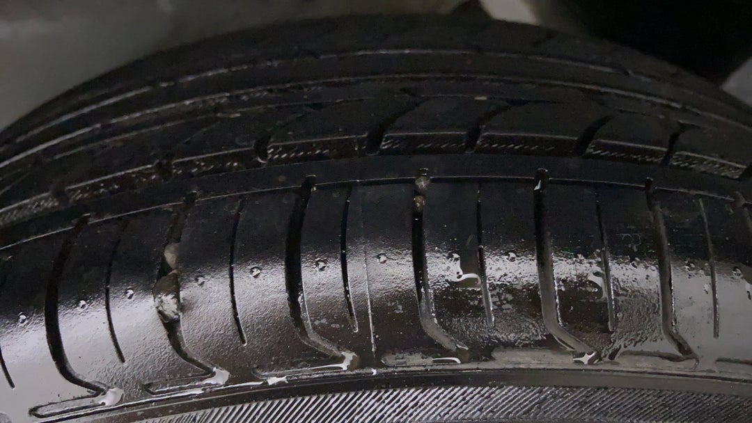 Left Rear Tyre Tread