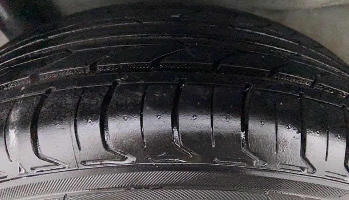 2015 Honda Brio 1.2 S MT I VTEC, Petrol, Manual, 19,706 km, Right Front Tyre Tread