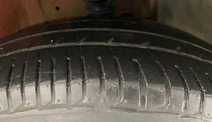 2017 Maruti IGNIS ZETA 1.2, Petrol, Manual, 98,210 km, Right Front Tyre Tread