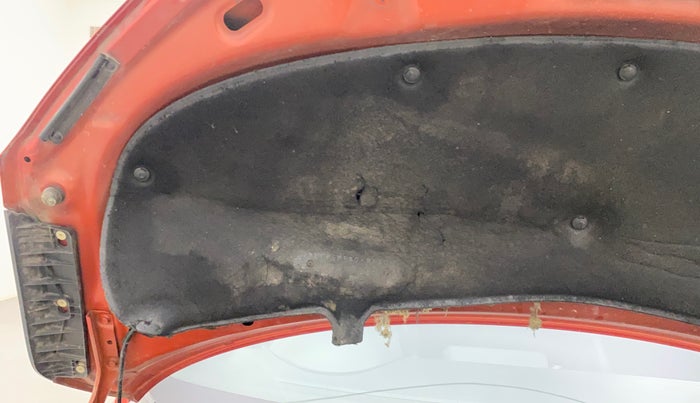 2017 Maruti IGNIS ZETA 1.2, Petrol, Manual, 98,210 km, Bonnet (hood) - Insulation cover has minor damage