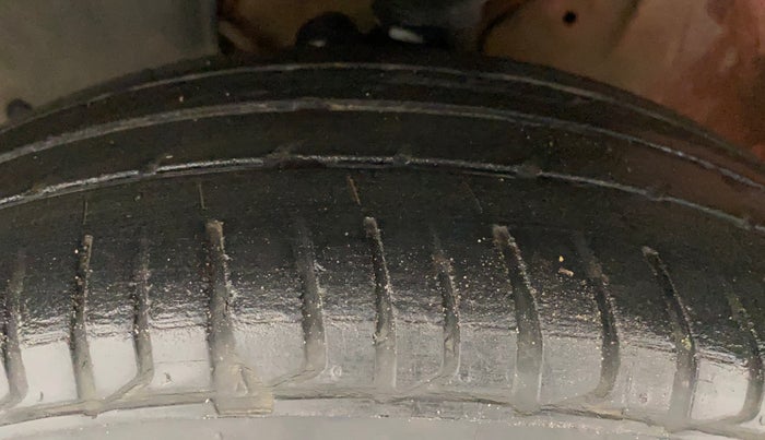 2017 Maruti IGNIS ZETA 1.2, Petrol, Manual, 98,210 km, Left Front Tyre Tread