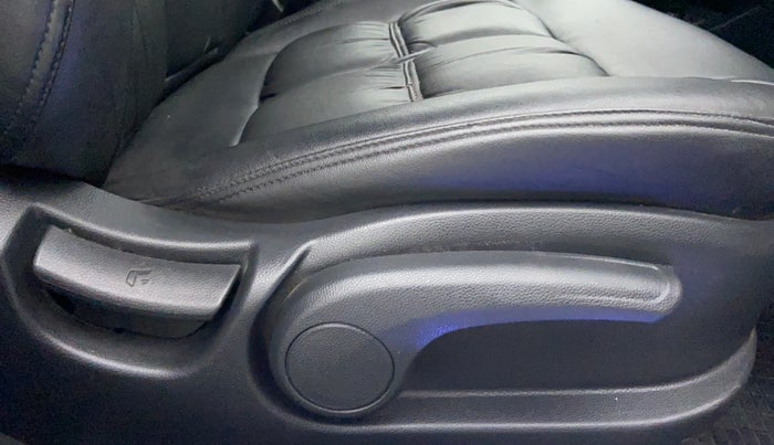2020 Hyundai Elite i20 SPORTZ PLUS 1.2, Petrol, Manual, 32,667 km, Driver Side Adjustment Panel