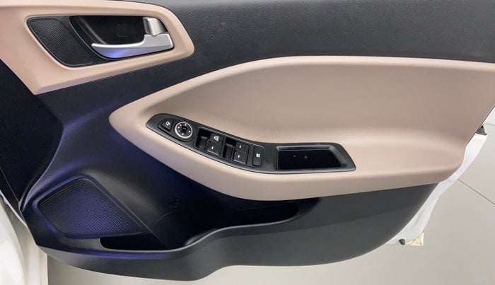 2020 Hyundai Elite i20 SPORTZ PLUS 1.2, Petrol, Manual, 32,667 km, Driver Side Door Panels Control