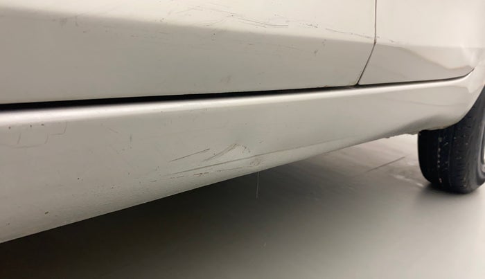 2014 Maruti Swift Dzire VXI, Petrol, Manual, 62,067 km, Left running board - Slightly dented