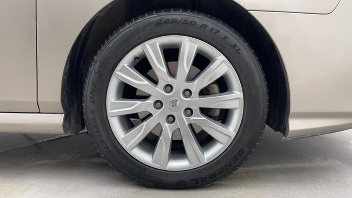 Renault Safrane-Right Front Tyre