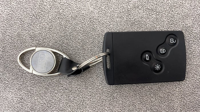 Renault Safrane-Key Close-up