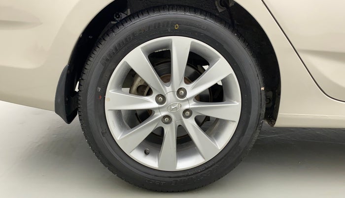2011 Hyundai Verna FLUIDIC 1.6 SX VTVT, Petrol, Manual, 44,483 km, Right Rear Wheel